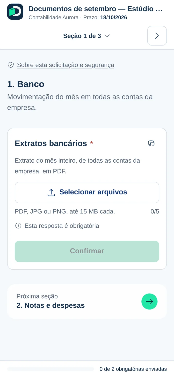 Solicitação Documentos de setembro no celular, na seção Banco, com campo para anexar extratos bancários e orientação para enviar o mês inteiro de todas as contas da empresa.