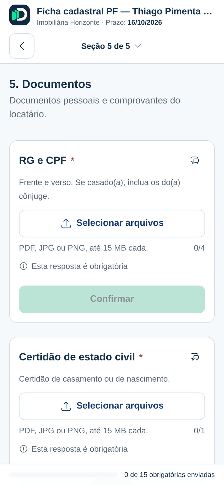 Seção de documentos no celular, com campos para RG e CPF e certidão de estado civil, cada um com sua orientação.